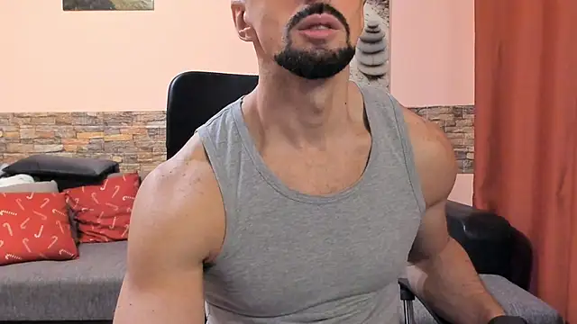 HotHunkTrainer live sex cam