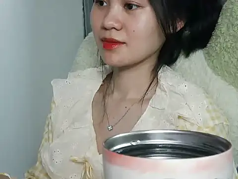 Nunaa18 live sex cam