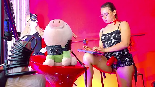 MistressSlut1's cam snapshot