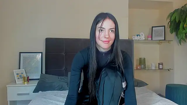 AdrianaCult's cam snapshot