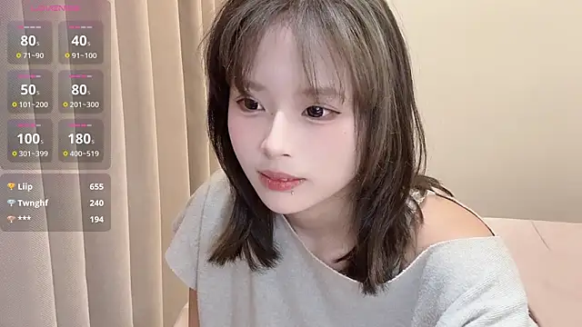 F-Yearn live sex cam