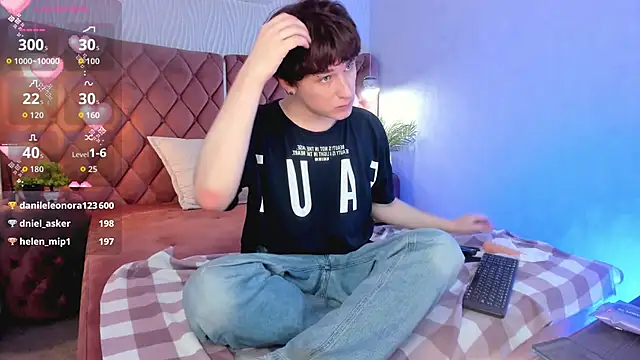 _YummyTony_'s cam snapshot