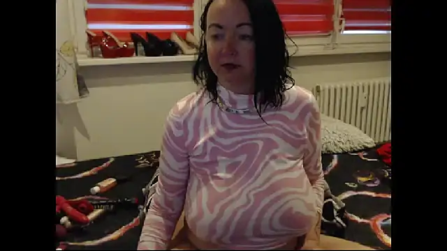 Alexie33 live sex cam