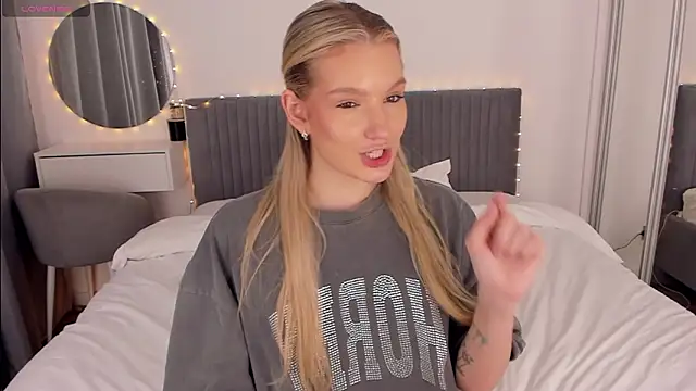 CassieRayss live sex cam