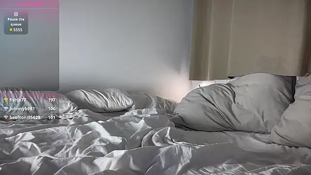 MilkyHoneyLullabies live sex cam