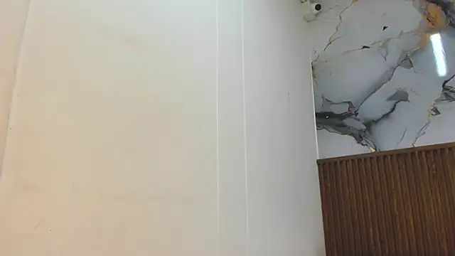 Holly_22 live sex cam