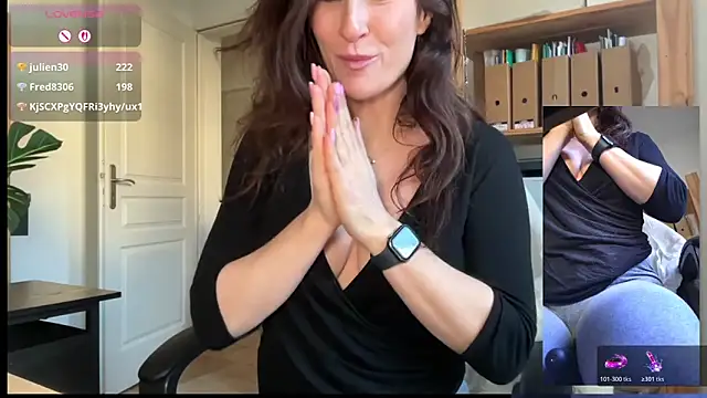 vanessariskyshow's cam snapshot