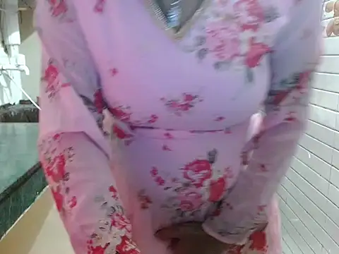 LovingPihu's cam snapshot