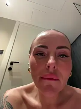 EmaSalis live sex cam