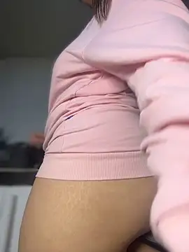 Emiily_lee live sex cam