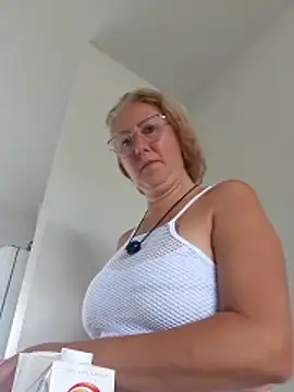 MILEIDE980 live sex cam