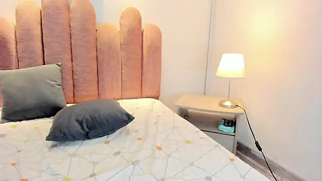 ElleDiamond1 live sex cam