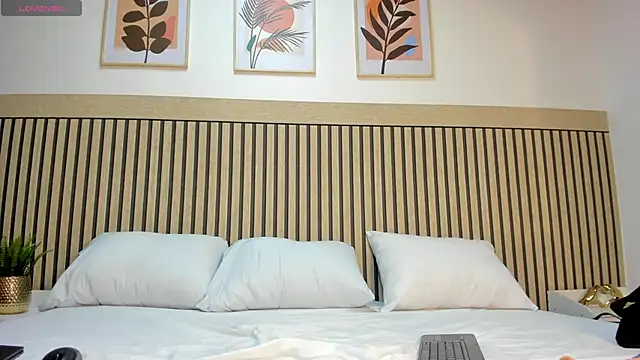 Zoe_King44's cam snapshot