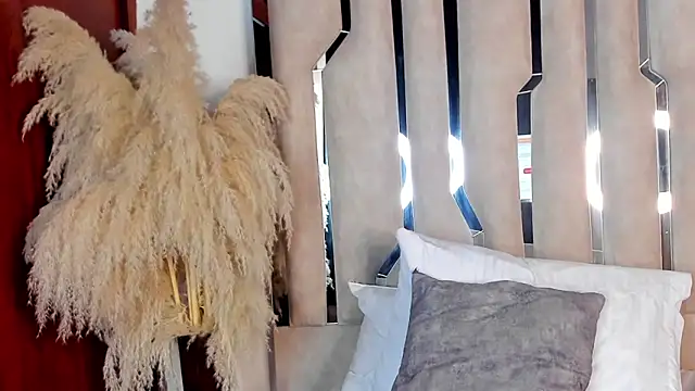 Olivia__Milf's cam snapshot