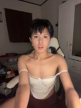 Plaxtique live sex cam