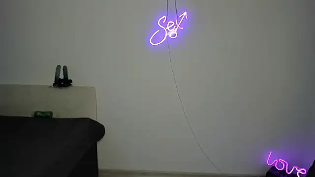 Bitch_Coin's cam snapshot