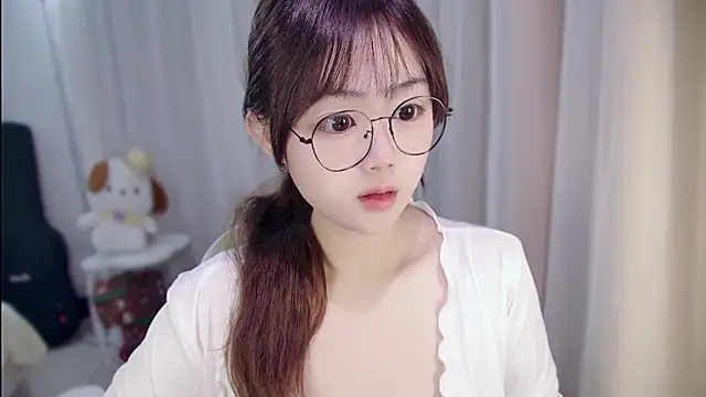 YUANYUAN-A live sex cam