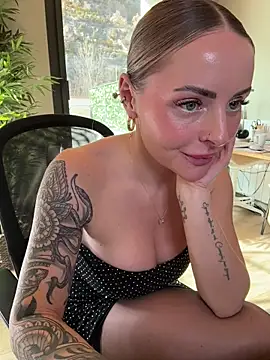 EmaSalis live sex cam