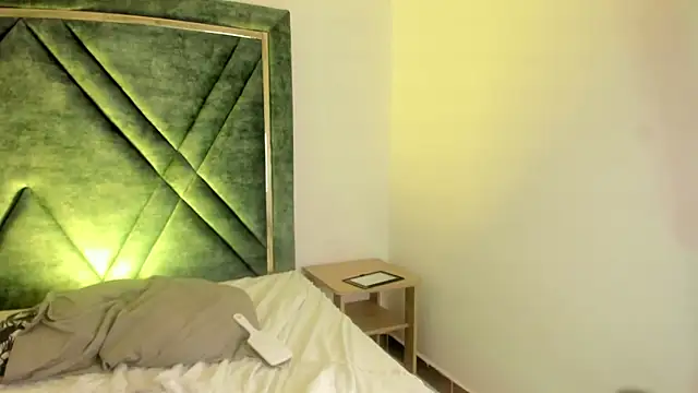 Ari_sunshine_ live sex cam