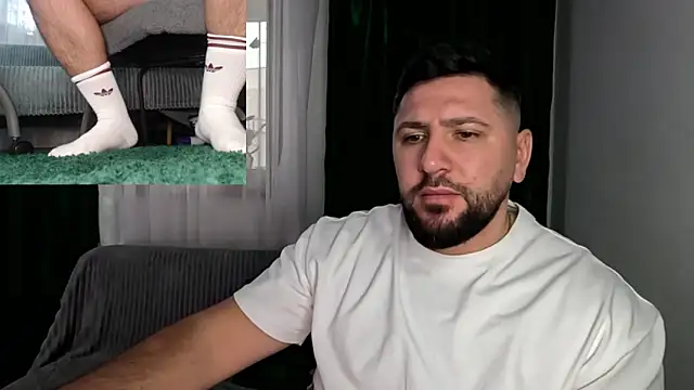 Gold_Alpha_Boy live sex cam