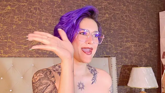 annie_hawk's cam snapshot