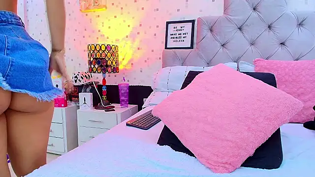 JulietaReyess live sex cam