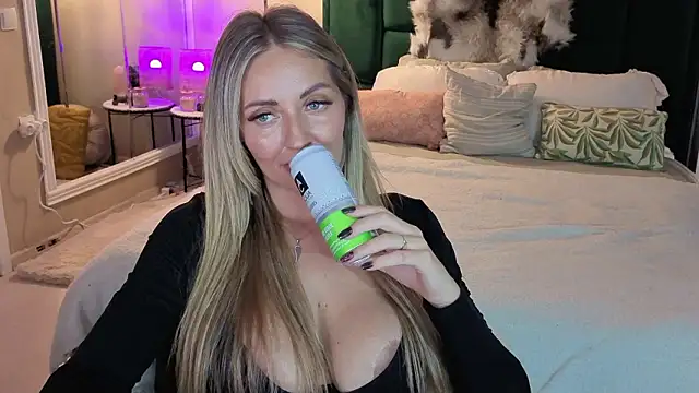 JoanneGG's cam snapshot