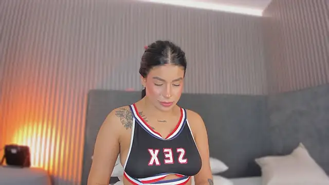 emelie_89 live sex cam