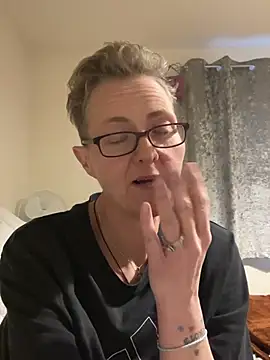 Curvy-Jinx's cam snapshot