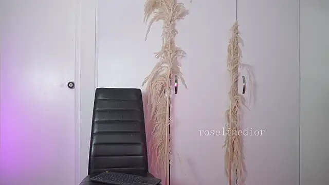 roselinedior live sex cam