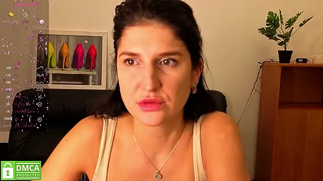 Alianna_Solo_Kisses live sex cam