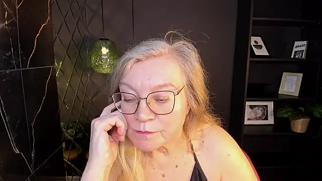 NataliMellow's cam snapshot