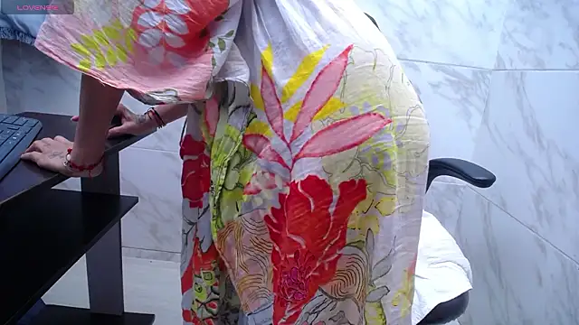 suhana_mature's cam snapshot