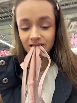 KittyQueeny live sex cam