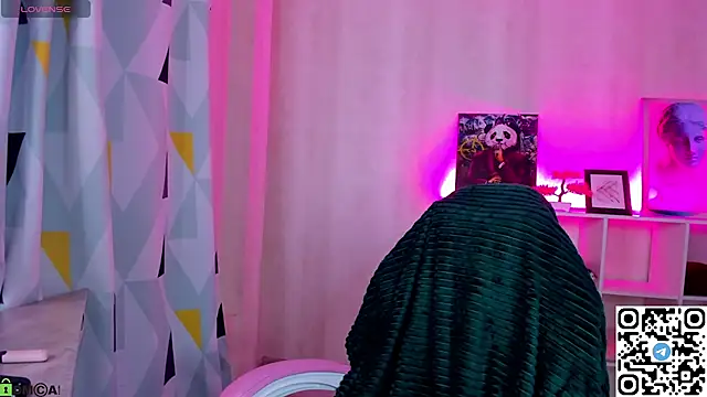 Lea_much's cam snapshot