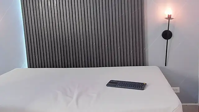 evony_becker_'s cam snapshot