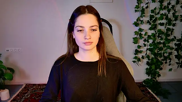 KiraVair live sex cam