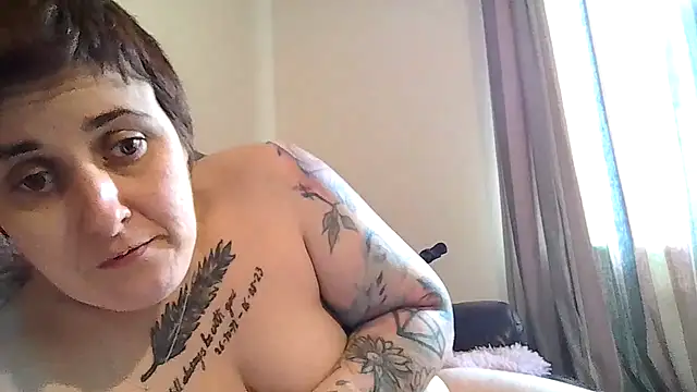 Tiara_XOX live sex cam