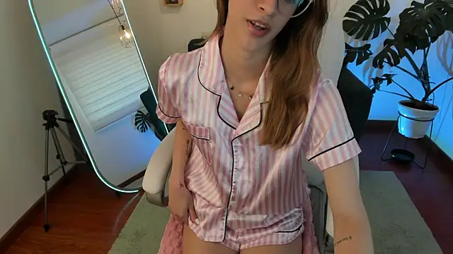 Nora_Vennucci live sex cam