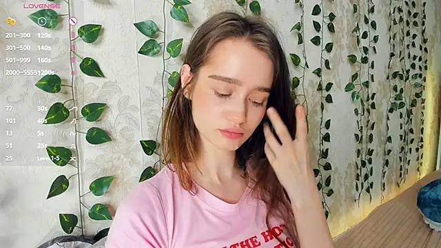 lovelyalivia live sex cam