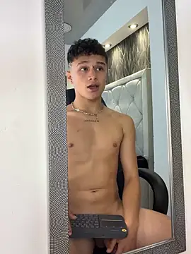 Dominik_Souza live sex cam