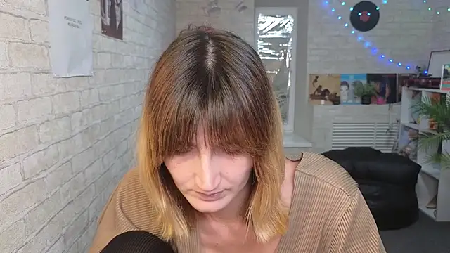 Nika_Kitten live sex cam