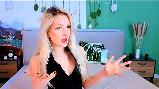 SugarWhisper's cam snapshot