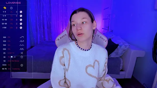 LinaBlossom_'s cam snapshot