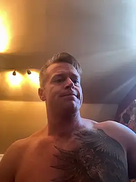 DILFiGuess1 live sex cam