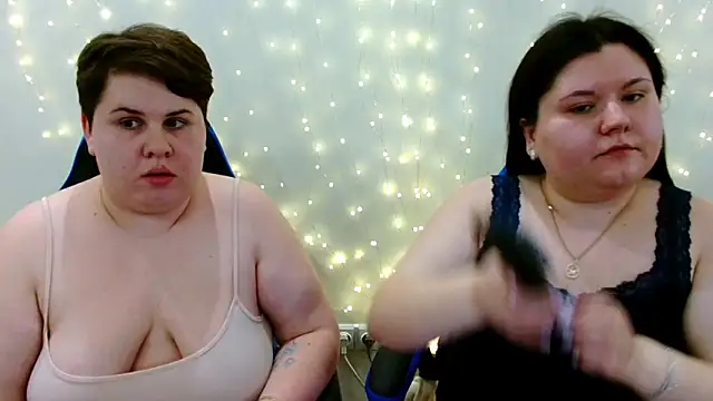 BeckyAndHellen live sex cam