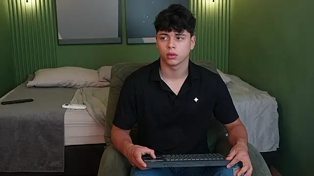 Ethan_occonor live sex cam