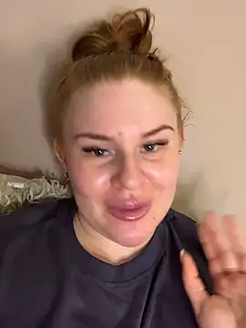 RedFoxQueen live sex cam