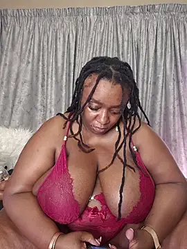 ThickianaRider live sex cam