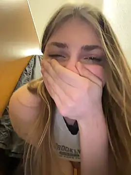 Sunny___Bunny's cam snapshot